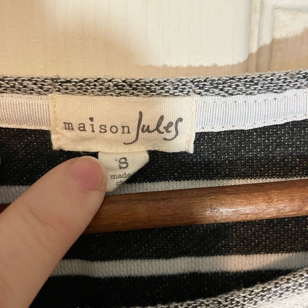 Maison Jules, gray and white, long sleeve shirt, excellent condition, size small - Picture 3 of 4